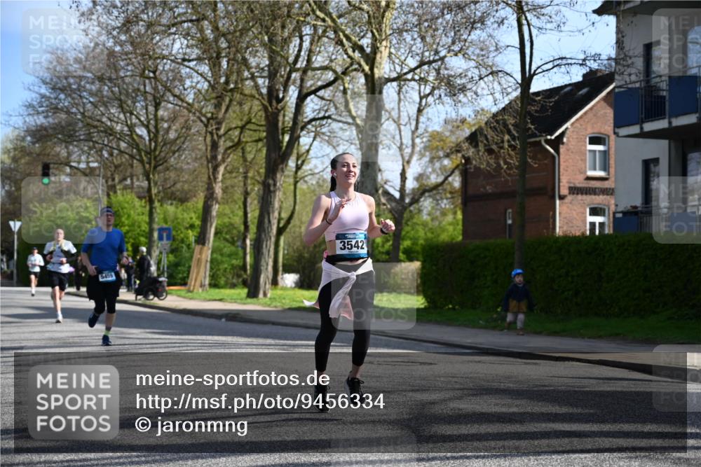 12.04.2026 - 45. Internationalen Wilhelmsburger Insellauf J. Mangold http://msf.ph/oto/9456334 12.04.2026 10:29:45 Ziel 4142, 2627, 3542, 4511, 5459, 4670, 4904, 5534, 3845, 5052, 4275, 4748, 4749, 3081, 3958, 4340 meine-sportfotos.de