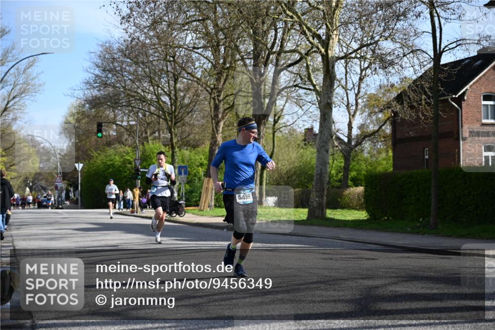 12.04.2026 - 45. Internationalen Wilhelmsburger Insellauf J. Mangold http://msf.ph/oto/9456349 12.04.2026 10:29:47 Ziel 3542, 4511, 5459, 4670, 4904, 5534, 3845, 5052, 4275, 4748, 4749, 3081, 3958, 4340, 2317 meine-sportfotos.de