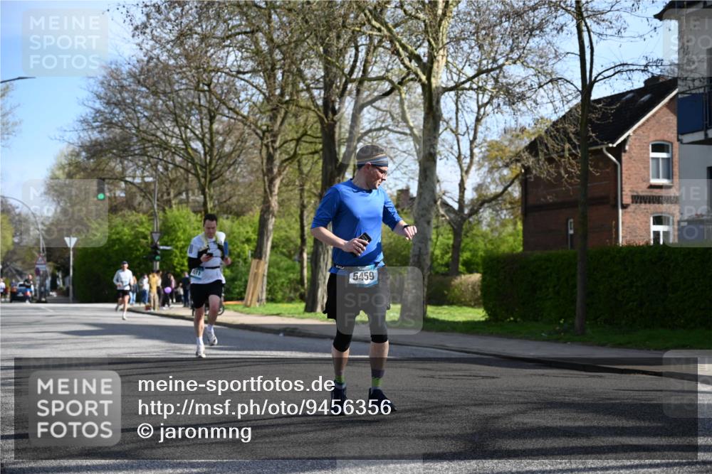 12.04.2026 - 45. Internationalen Wilhelmsburger Insellauf J. Mangold http://msf.ph/oto/9456356 12.04.2026 10:29:47 Ziel 3542, 4511, 5459, 4670, 4904, 5534, 3845, 5052, 4275, 4748, 4749, 3081, 3958, 4340, 2317 meine-sportfotos.de