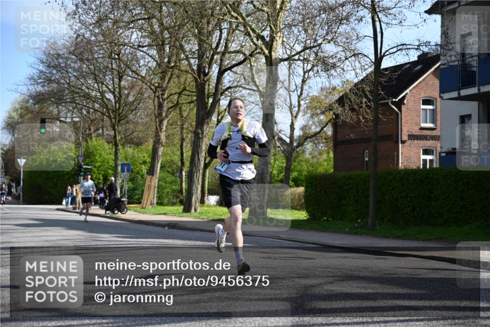 12.04.2026 - 45. Internationalen Wilhelmsburger Insellauf J. Mangold http://msf.ph/oto/9456375 12.04.2026 10:29:49 Ziel 3542, 4511, 5459, 4670, 4904, 5534, 3845, 5052, 4275, 4748, 4749, 3081, 3958, 4340, 2317 meine-sportfotos.de