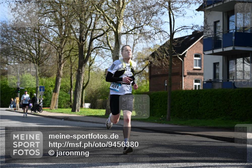 12.04.2026 - 45. Internationalen Wilhelmsburger Insellauf J. Mangold http://msf.ph/oto/9456380 12.04.2026 10:29:50 Ziel 3542, 4511, 5459, 4670, 4904, 4904, 5534, 3845, 5052, 4275, 4748, 4749, 3081, 3958, 4340, 2317, 5841, 5236 meine-sportfotos.de