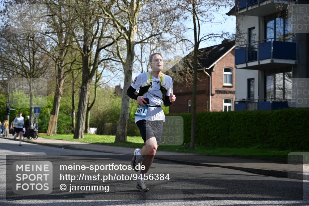 12.04.2026 - 45. Internationalen Wilhelmsburger Insellauf J. Mangold http://msf.ph/oto/9456384 12.04.2026 10:29:50 Ziel 3542, 4511, 5459, 4670, 4904, 4904, 5534, 3845, 5052, 4275, 4748, 4749, 3081, 3958, 4340, 2317, 5841, 5236 meine-sportfotos.de