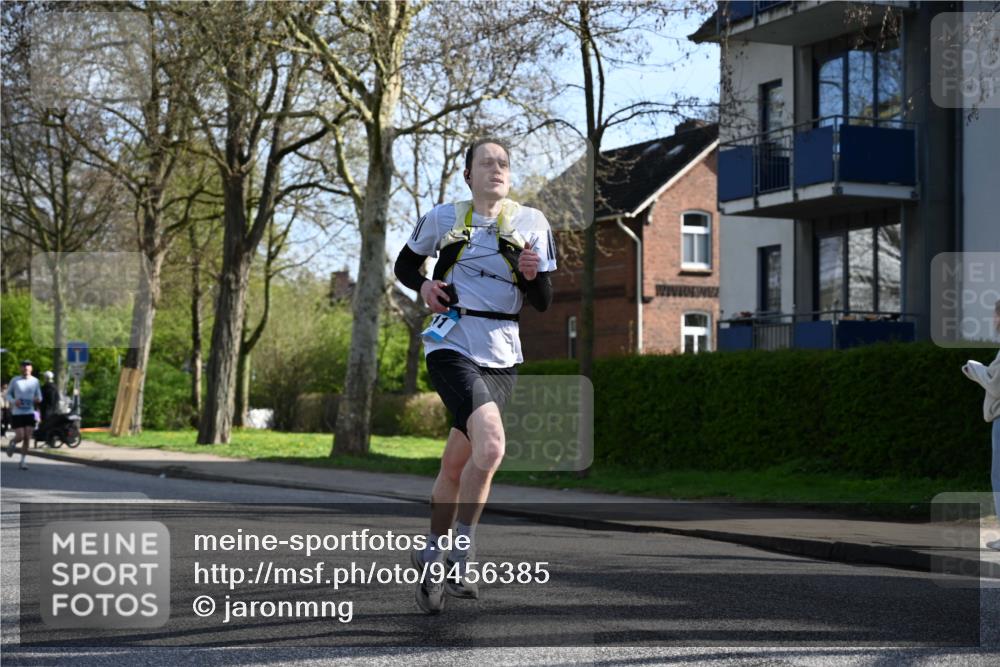 12.04.2026 - 45. Internationalen Wilhelmsburger Insellauf J. Mangold http://msf.ph/oto/9456385 12.04.2026 10:29:50 Ziel 3542, 4511, 5459, 4670, 4904, 4904, 5534, 3845, 5052, 4275, 4748, 4749, 3081, 3958, 4340, 2317, 5841, 5236 meine-sportfotos.de