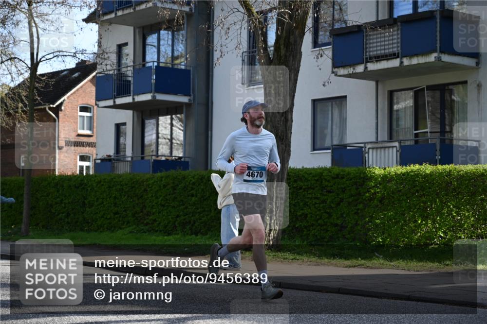 12.04.2026 - 45. Internationalen Wilhelmsburger Insellauf J. Mangold http://msf.ph/oto/9456389 12.04.2026 10:29:57 Ziel 4511, 5459, 4670, 4904, 5534, 3845, 5052, 4275, 4748, 4749, 3081, 3958, 4340, 2317, 5841, 5236, 4713 meine-sportfotos.de