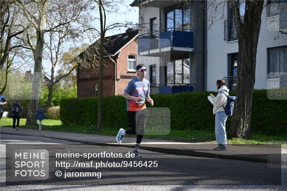 12.04.2026 - 45. Internationalen Wilhelmsburger Insellauf J. Mangold http://msf.ph/oto/9456425 12.04.2026 10:30:10 Ziel 4904, 5534, 3845, 5052, 4275, 4748, 4749, 3081, 3958, 4340, 2317, 2317, 5841, 5236, 4713, 2323, 2323, 4787, 3095 meine-sportfotos.de