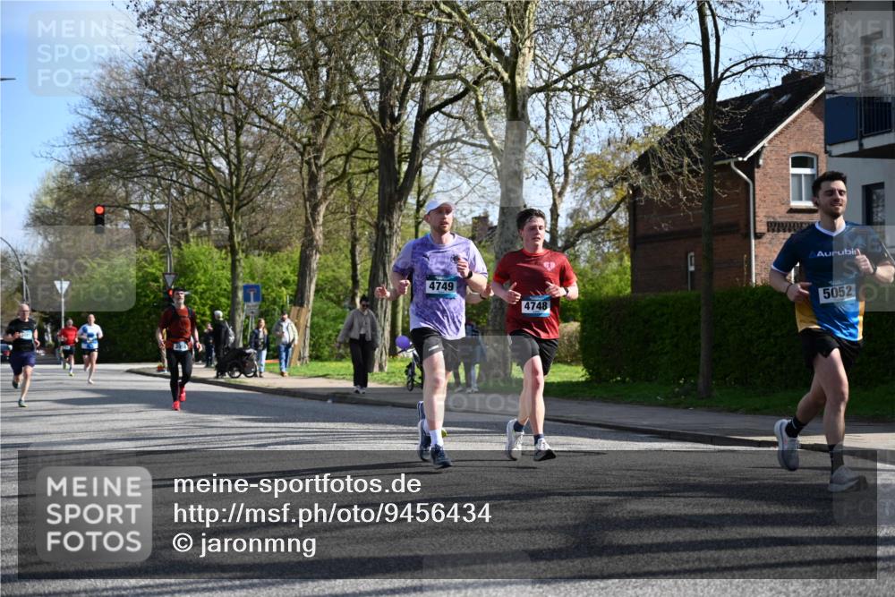 12.04.2026 - 45. Internationalen Wilhelmsburger Insellauf J. Mangold http://msf.ph/oto/9456434 12.04.2026 10:30:13 Ziel 4904, 5534, 3845, 5052, 4275, 4748, 4749, 3081, 3958, 4340, 2317, 5841, 5236, 4713, 2323, 4787, 3095 meine-sportfotos.de