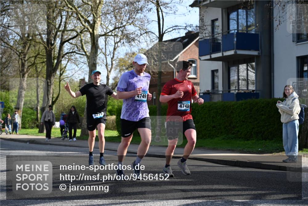 12.04.2026 - 45. Internationalen Wilhelmsburger Insellauf J. Mangold http://msf.ph/oto/9456452 12.04.2026 10:30:14 Ziel 4904, 5534, 3845, 5052, 4275, 4748, 4749, 3081, 3958, 4340, 2317, 5841, 5236, 5841, 5236, 4713, 2323, 4787, 3095, 3016 meine-sportfotos.de