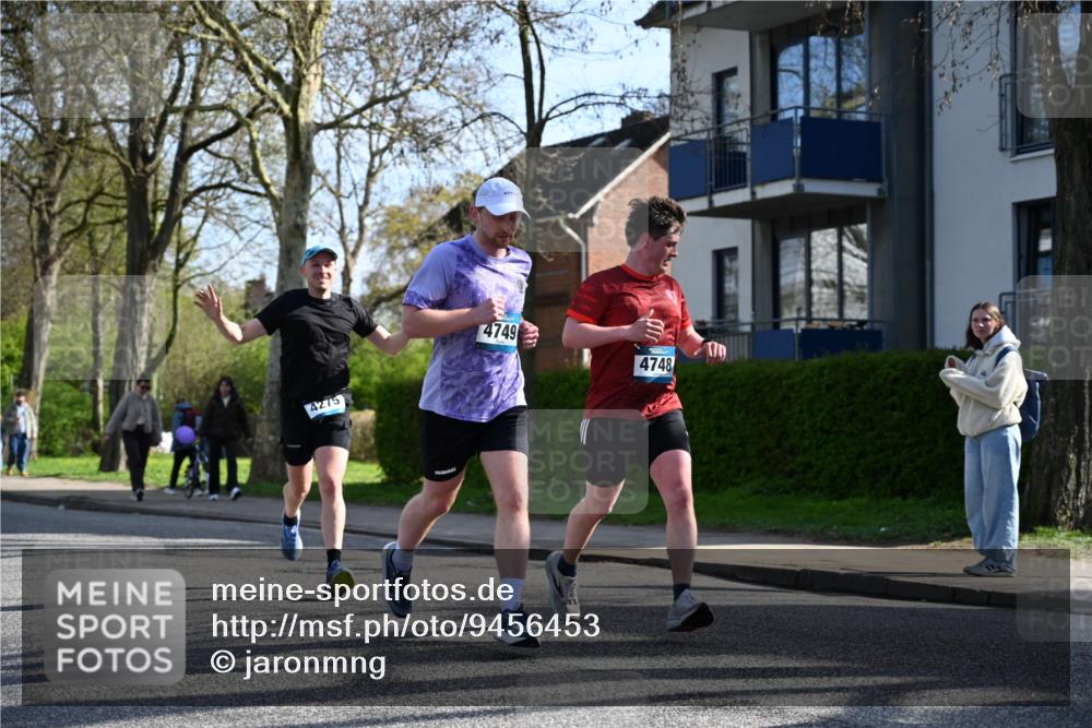 12.04.2026 - 45. Internationalen Wilhelmsburger Insellauf J. Mangold http://msf.ph/oto/9456453 12.04.2026 10:30:14 Ziel 4904, 5534, 3845, 5052, 4275, 4748, 4749, 3081, 3958, 4340, 2317, 5841, 5236, 5841, 5236, 4713, 2323, 4787, 3095, 3016 meine-sportfotos.de