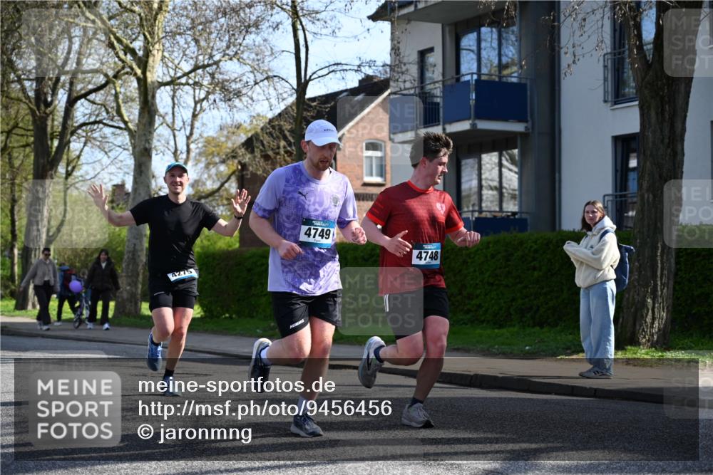 12.04.2026 - 45. Internationalen Wilhelmsburger Insellauf J. Mangold http://msf.ph/oto/9456456 12.04.2026 10:30:14 Ziel 4904, 5534, 3845, 5052, 4275, 4748, 4749, 3081, 3958, 4340, 2317, 5841, 5236, 5841, 5236, 4713, 2323, 4787, 3095, 3016 meine-sportfotos.de