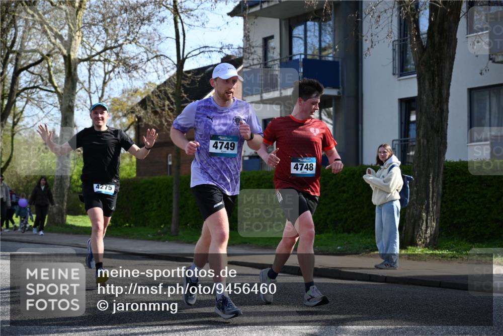 12.04.2026 - 45. Internationalen Wilhelmsburger Insellauf J. Mangold http://msf.ph/oto/9456460 12.04.2026 10:30:15 Ziel 4904, 5534, 3845, 5052, 4275, 4748, 4749, 3081, 3958, 4340, 2317, 5841, 5236, 4713, 2323, 4787, 3095, 3016 meine-sportfotos.de