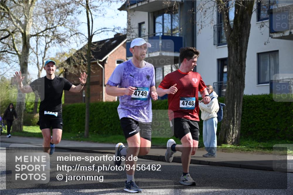 12.04.2026 - 45. Internationalen Wilhelmsburger Insellauf J. Mangold http://msf.ph/oto/9456462 12.04.2026 10:30:15 Ziel 4904, 5534, 3845, 5052, 4275, 4748, 4749, 3081, 3958, 4340, 2317, 5841, 5236, 4713, 2323, 4787, 3095, 3016 meine-sportfotos.de