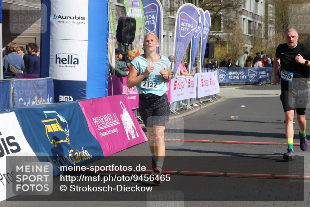 12.04.2026 - 45. Internationalen Wilhelmsburger Insellauf Strokosch-Dieckow http://msf.ph/oto/9456465 12.04.2026 11:03:06 Ziel 2122, 3878, 2016 meine-sportfotos.de