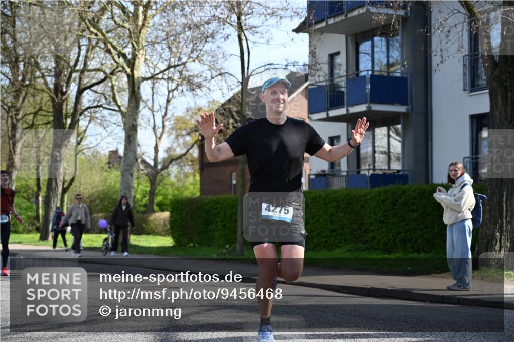 12.04.2026 - 45. Internationalen Wilhelmsburger Insellauf J. Mangold http://msf.ph/oto/9456468 12.04.2026 10:30:15 Ziel 4904, 5534, 3845, 5052, 4275, 4748, 4749, 3081, 3958, 4340, 2317, 5841, 5236, 4713, 2323, 4787, 3095, 3016 meine-sportfotos.de