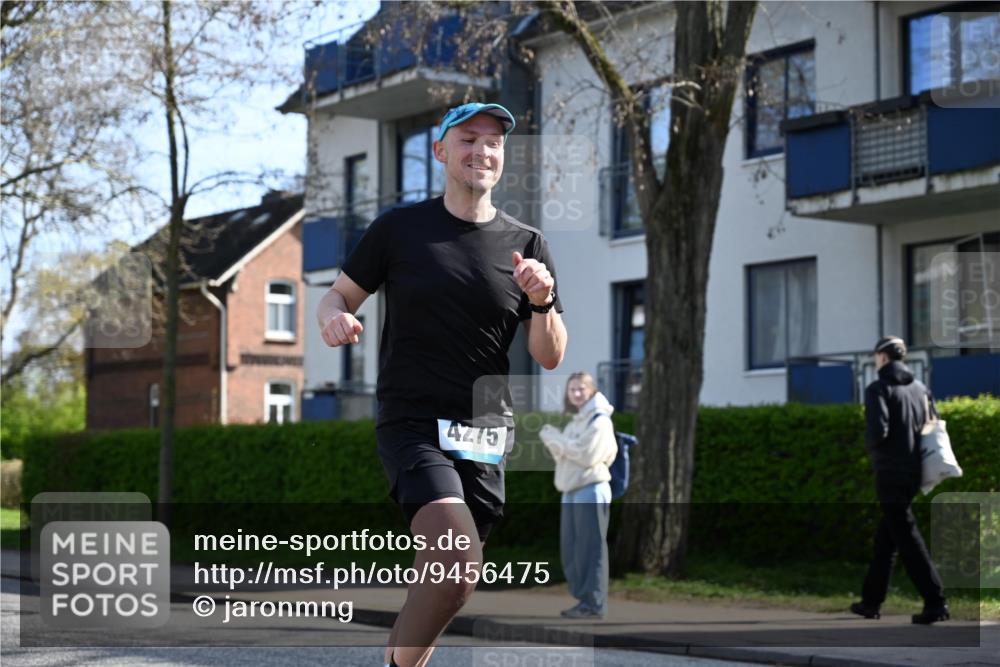 12.04.2026 - 45. Internationalen Wilhelmsburger Insellauf J. Mangold http://msf.ph/oto/9456475 12.04.2026 10:30:16 Ziel 5534, 3845, 5052, 4275, 4748, 4749, 3081, 3958, 4340, 2317, 5841, 5236, 4713, 2323, 4787, 3095, 3016 meine-sportfotos.de