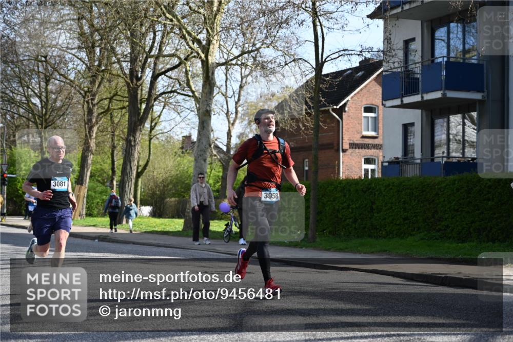 12.04.2026 - 45. Internationalen Wilhelmsburger Insellauf J. Mangold http://msf.ph/oto/9456481 12.04.2026 10:30:18 Ziel 5534, 3845, 5052, 4275, 4748, 4749, 3081, 3958, 4340, 2317, 5841, 5236, 4713, 2323, 4787, 3095, 3016, 2831, 5811 meine-sportfotos.de