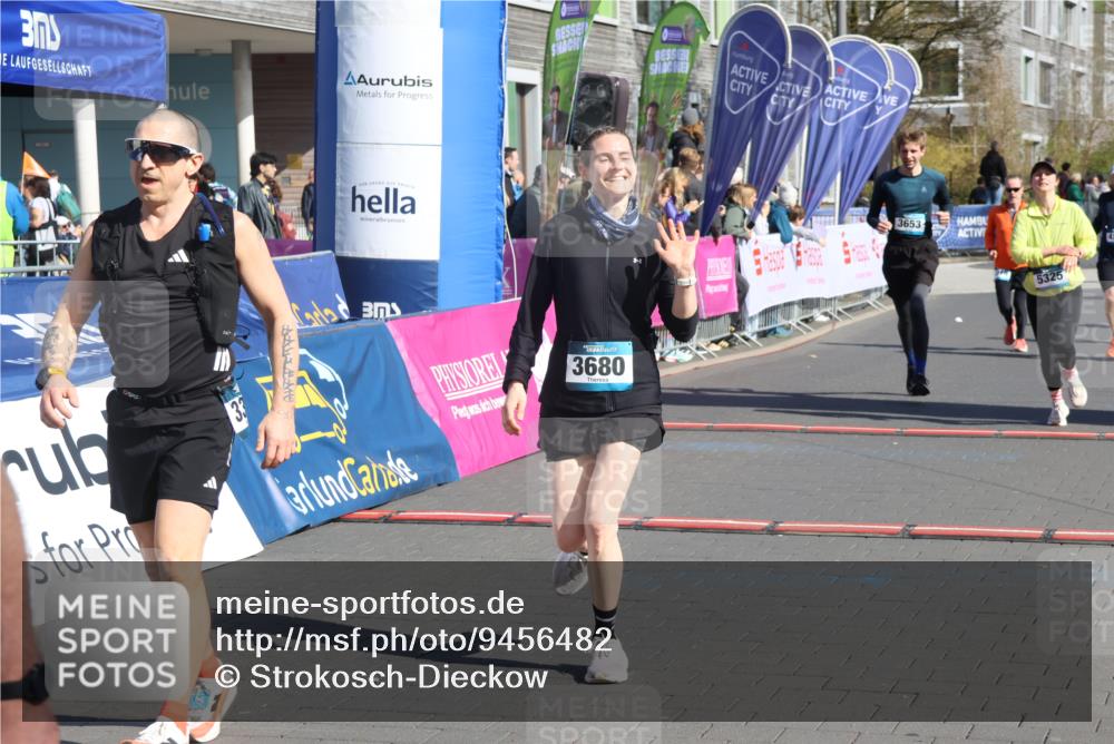 12.04.2026 - 45. Internationalen Wilhelmsburger Insellauf Strokosch-Dieckow http://msf.ph/oto/9456482 12.04.2026 10:46:03 Ziel 3337, 3680, 5325, 3653, 4139, 4531, 5694 meine-sportfotos.de