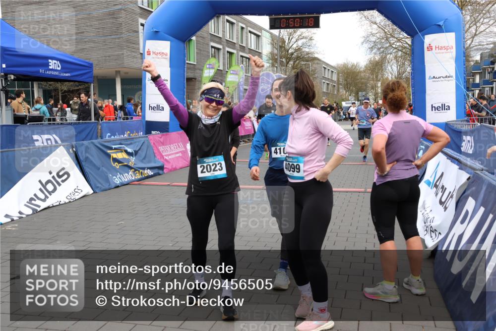 12.04.2026 - 45. Internationalen Wilhelmsburger Insellauf Strokosch-Dieckow http://msf.ph/oto/9456505 12.04.2026 13:03:17 Ziel 2023 meine-sportfotos.de