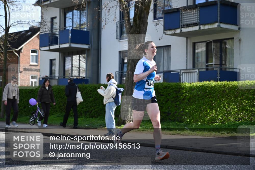 12.04.2026 - 45. Internationalen Wilhelmsburger Insellauf J. Mangold http://msf.ph/oto/9456513 12.04.2026 10:30:23 Ziel 5052, 4275, 4748, 4749, 3081, 3958, 4340, 2317, 5841, 5236, 4713, 2323, 4787, 3095, 3016, 2831, 5811, 2325 meine-sportfotos.de