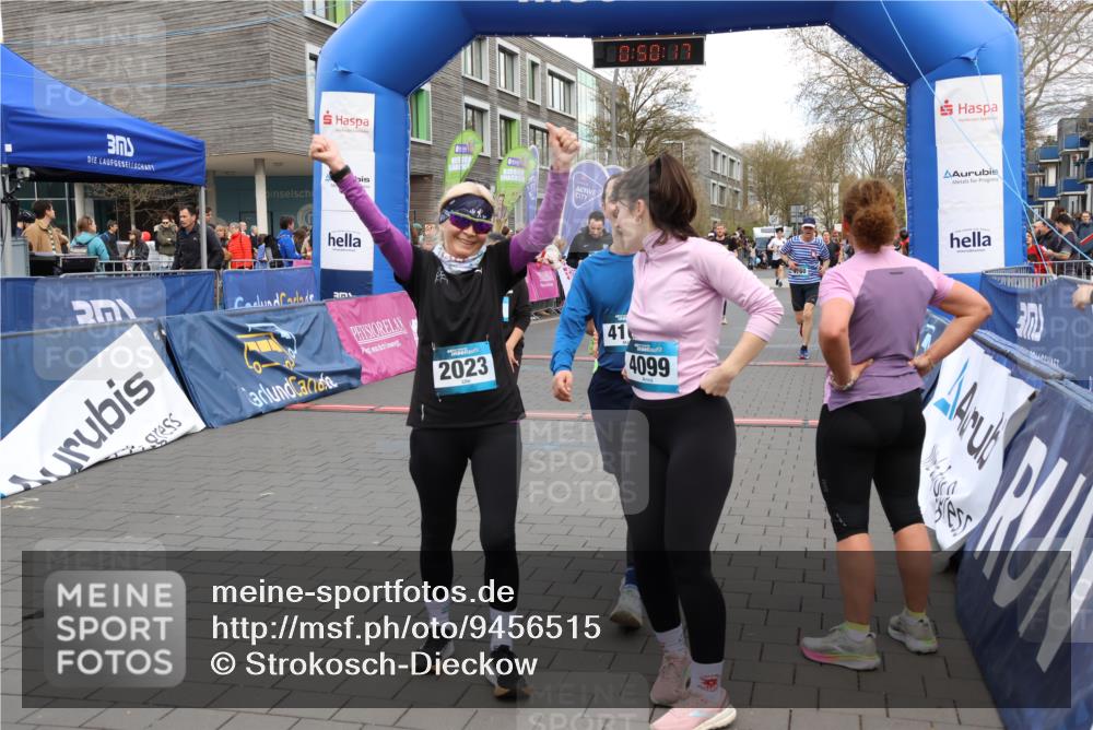 12.04.2026 - 45. Internationalen Wilhelmsburger Insellauf Strokosch-Dieckow http://msf.ph/oto/9456515 12.04.2026 13:03:17 Ziel 2023 meine-sportfotos.de