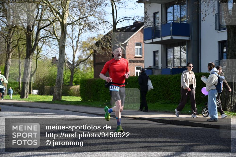 12.04.2026 - 45. Internationalen Wilhelmsburger Insellauf J. Mangold http://msf.ph/oto/9456522 12.04.2026 10:30:25 Ziel 4748, 4749, 3081, 3958, 4340, 2317, 5841, 5236, 4713, 2323, 4787, 3095, 3016, 2831, 5811, 2325, 5661 meine-sportfotos.de