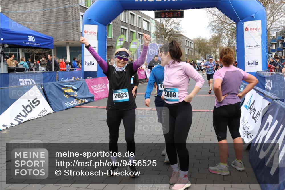 12.04.2026 - 45. Internationalen Wilhelmsburger Insellauf Strokosch-Dieckow http://msf.ph/oto/9456525 12.04.2026 13:03:17 Ziel 2023 meine-sportfotos.de