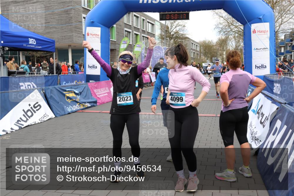 12.04.2026 - 45. Internationalen Wilhelmsburger Insellauf Strokosch-Dieckow http://msf.ph/oto/9456534 12.04.2026 13:03:17 Ziel 2023 meine-sportfotos.de