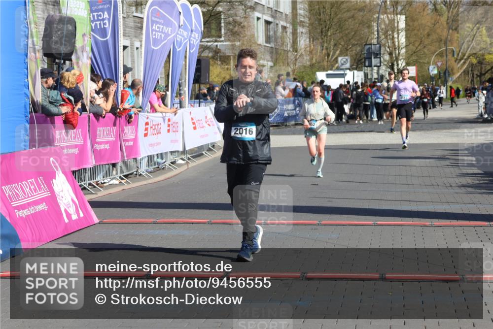 12.04.2026 - 45. Internationalen Wilhelmsburger Insellauf Strokosch-Dieckow http://msf.ph/oto/9456555 12.04.2026 11:03:10 Ziel 3878, 2016, 3052 meine-sportfotos.de