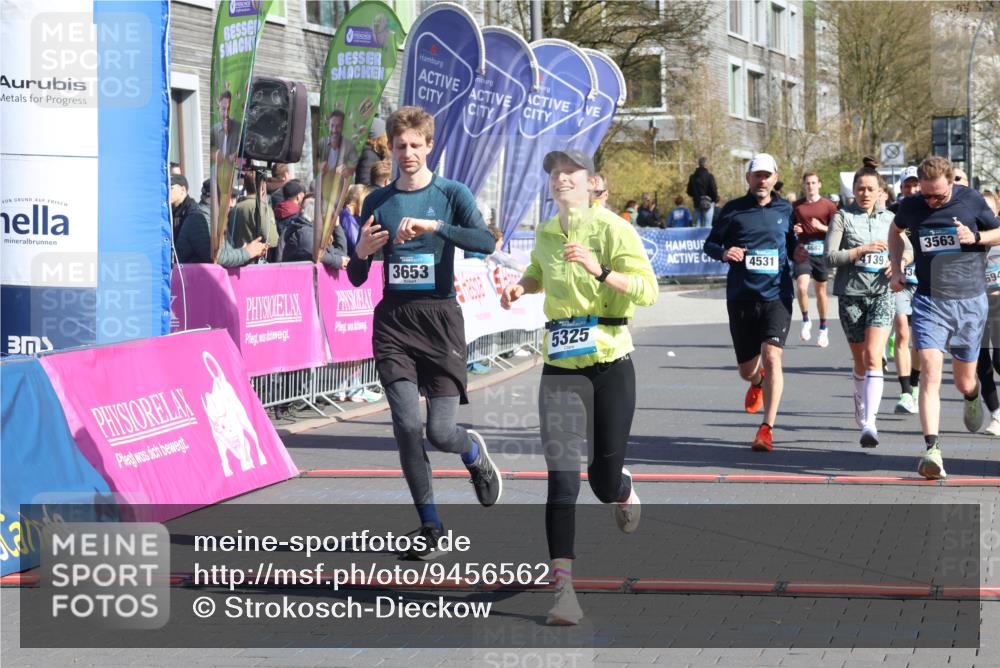 12.04.2026 - 45. Internationalen Wilhelmsburger Insellauf Strokosch-Dieckow http://msf.ph/oto/9456562 12.04.2026 10:46:05 Ziel 3337, 3680, 5325, 3653, 4139, 4531, 5694, 2216, 3430 meine-sportfotos.de