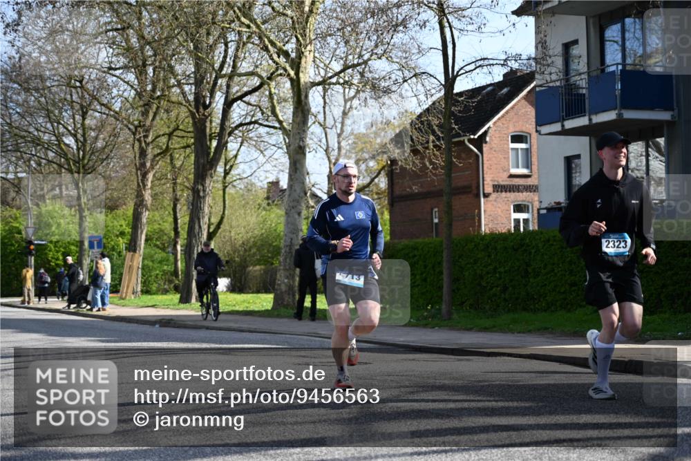 12.04.2026 - 45. Internationalen Wilhelmsburger Insellauf J. Mangold http://msf.ph/oto/9456563 12.04.2026 10:30:38 Ziel 5841, 5236, 4713, 2323, 4787, 3095, 3016, 3016, 2831, 5811, 2325, 5661, 4766, 4329, 4212, 5526, 2284 meine-sportfotos.de