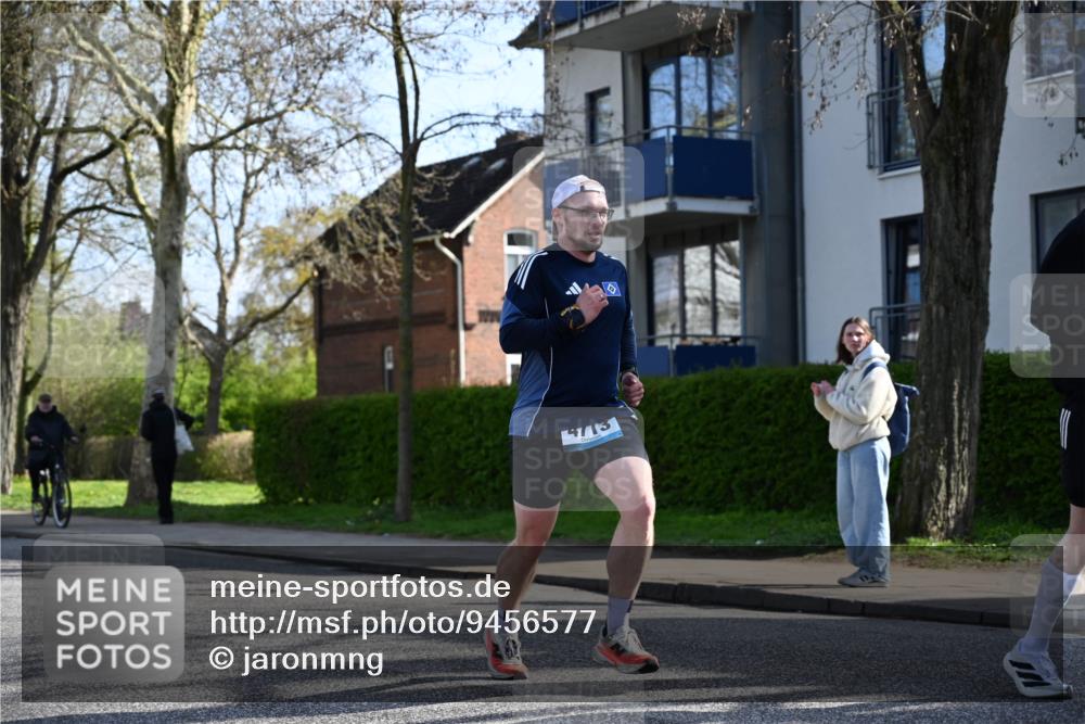 12.04.2026 - 45. Internationalen Wilhelmsburger Insellauf J. Mangold http://msf.ph/oto/9456577 12.04.2026 10:30:39 Ziel 5841, 5236, 4713, 2323, 4787, 3095, 3016, 2831, 5811, 2325, 5661, 4766, 4329, 4212, 5526, 2284 meine-sportfotos.de