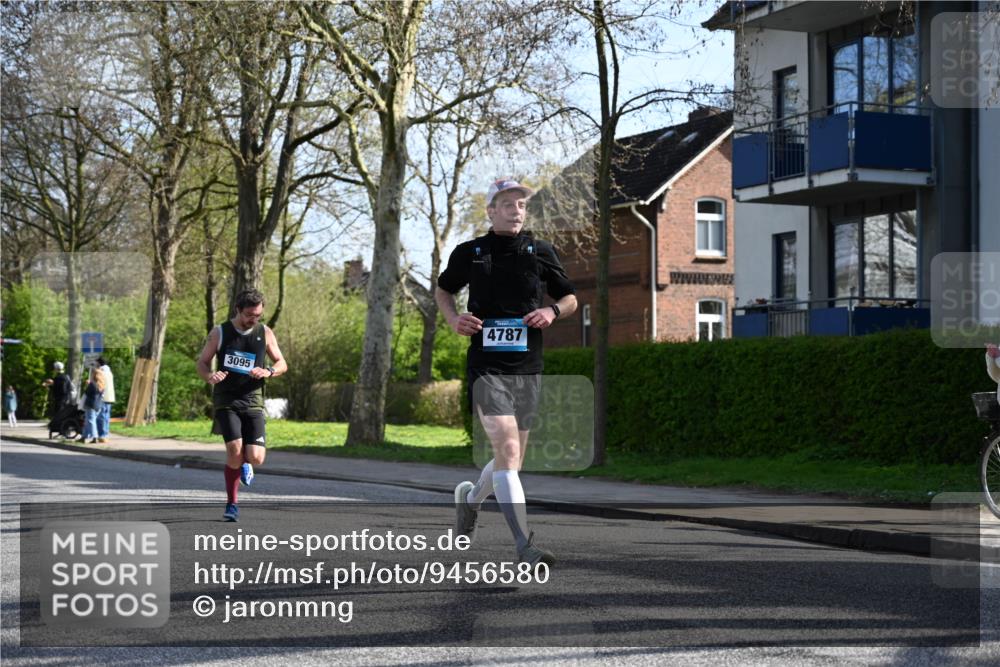 12.04.2026 - 45. Internationalen Wilhelmsburger Insellauf J. Mangold http://msf.ph/oto/9456580 12.04.2026 10:30:49 Ziel 4787, 3095, 3016, 2831, 5811, 2325, 5661, 4766, 4329, 4212, 5526, 2284, 3584, 3619 meine-sportfotos.de