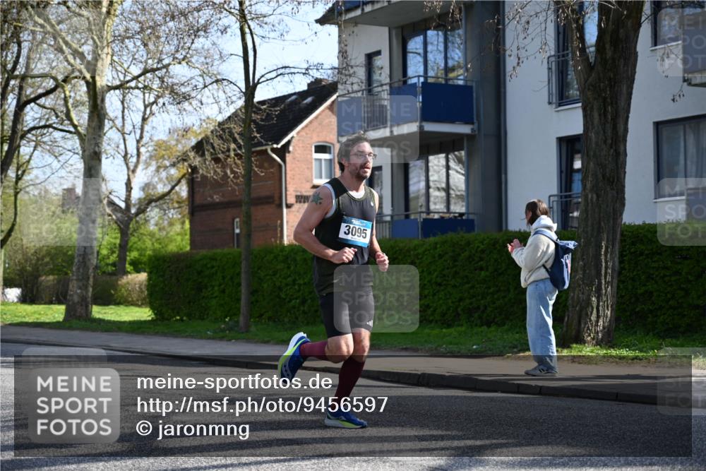 12.04.2026 - 45. Internationalen Wilhelmsburger Insellauf J. Mangold http://msf.ph/oto/9456597 12.04.2026 10:30:50 Ziel 4787, 3095, 3016, 2831, 5811, 2325, 5661, 4766, 4329, 4212, 5526, 2284, 2284, 3584, 3619 meine-sportfotos.de