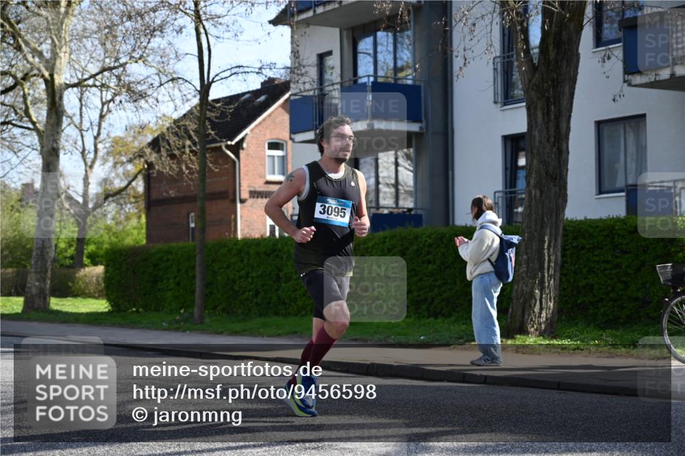 12.04.2026 - 45. Internationalen Wilhelmsburger Insellauf J. Mangold http://msf.ph/oto/9456598 12.04.2026 10:30:51 Ziel 4787, 3095, 3016, 2831, 5811, 2325, 5661, 4766, 4329, 4212, 5526, 2284, 3584, 3619, 3634 meine-sportfotos.de