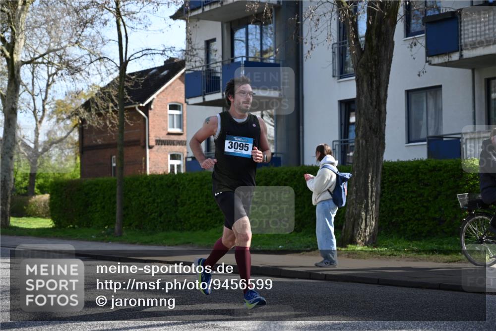 12.04.2026 - 45. Internationalen Wilhelmsburger Insellauf J. Mangold http://msf.ph/oto/9456599 12.04.2026 10:30:51 Ziel 4787, 3095, 3016, 2831, 5811, 2325, 5661, 4766, 4329, 4212, 5526, 2284, 3584, 3619, 3634 meine-sportfotos.de