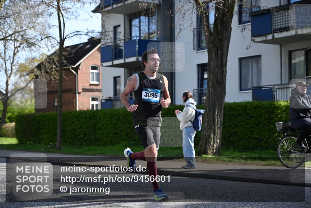 12.04.2026 - 45. Internationalen Wilhelmsburger Insellauf J. Mangold http://msf.ph/oto/9456601 12.04.2026 10:30:51 Ziel 4787, 3095, 3016, 2831, 5811, 2325, 5661, 4766, 4329, 4212, 5526, 2284, 3584, 3619, 3634 meine-sportfotos.de