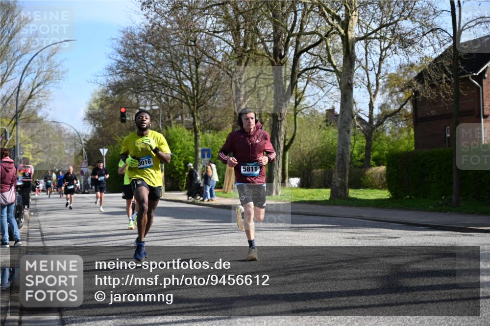 12.04.2026 - 45. Internationalen Wilhelmsburger Insellauf J. Mangold http://msf.ph/oto/9456612 12.04.2026 10:30:55 Ziel 4787, 3095, 3016, 2831, 5811, 2325, 5661, 4766, 4329, 4212, 5526, 2284, 3584, 3619, 3634, 2780 meine-sportfotos.de