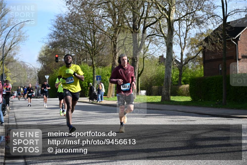 12.04.2026 - 45. Internationalen Wilhelmsburger Insellauf J. Mangold http://msf.ph/oto/9456613 12.04.2026 10:30:55 Ziel 4787, 3095, 3016, 2831, 5811, 2325, 5661, 4766, 4329, 4212, 5526, 2284, 3584, 3619, 3634, 2780 meine-sportfotos.de