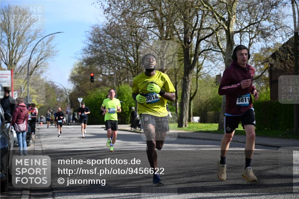12.04.2026 - 45. Internationalen Wilhelmsburger Insellauf J. Mangold http://msf.ph/oto/9456622 12.04.2026 10:30:56 Ziel 4787, 3095, 3016, 2831, 5811, 2325, 5661, 4766, 4329, 4212, 5526, 2284, 3584, 3619, 3634, 2780 meine-sportfotos.de