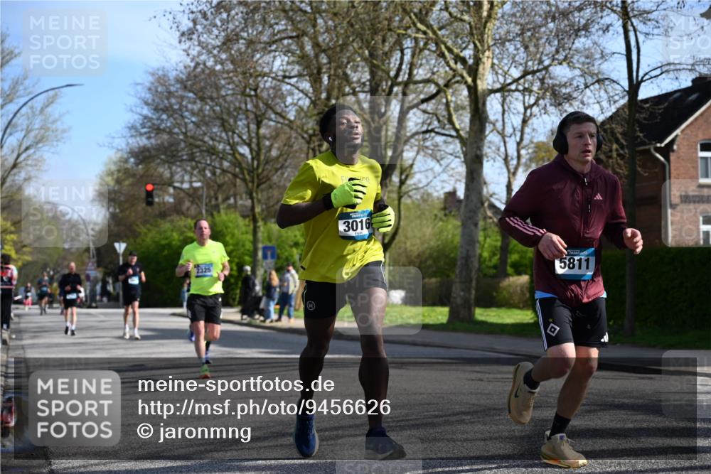 12.04.2026 - 45. Internationalen Wilhelmsburger Insellauf J. Mangold http://msf.ph/oto/9456626 12.04.2026 10:30:56 Ziel 4787, 3095, 3016, 2831, 5811, 2325, 5661, 4766, 4329, 4212, 5526, 2284, 3584, 3619, 3634, 2780 meine-sportfotos.de