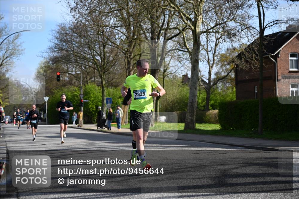 12.04.2026 - 45. Internationalen Wilhelmsburger Insellauf J. Mangold http://msf.ph/oto/9456644 12.04.2026 10:30:58 Ziel 3095, 3016, 2831, 5811, 2325, 5661, 4766, 4329, 4212, 5526, 2284, 3584, 3584, 3619, 3634, 2780, 5653, 3706 meine-sportfotos.de
