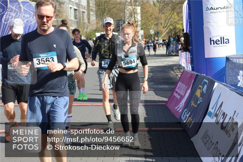 12.04.2026 - 45. Internationalen Wilhelmsburger Insellauf Strokosch-Dieckow http://msf.ph/oto/9456652 12.04.2026 10:46:08 Ziel 5325, 3653, 4139, 4531, 5694, 2216, 3430, 5594, 4481, 4682 meine-sportfotos.de