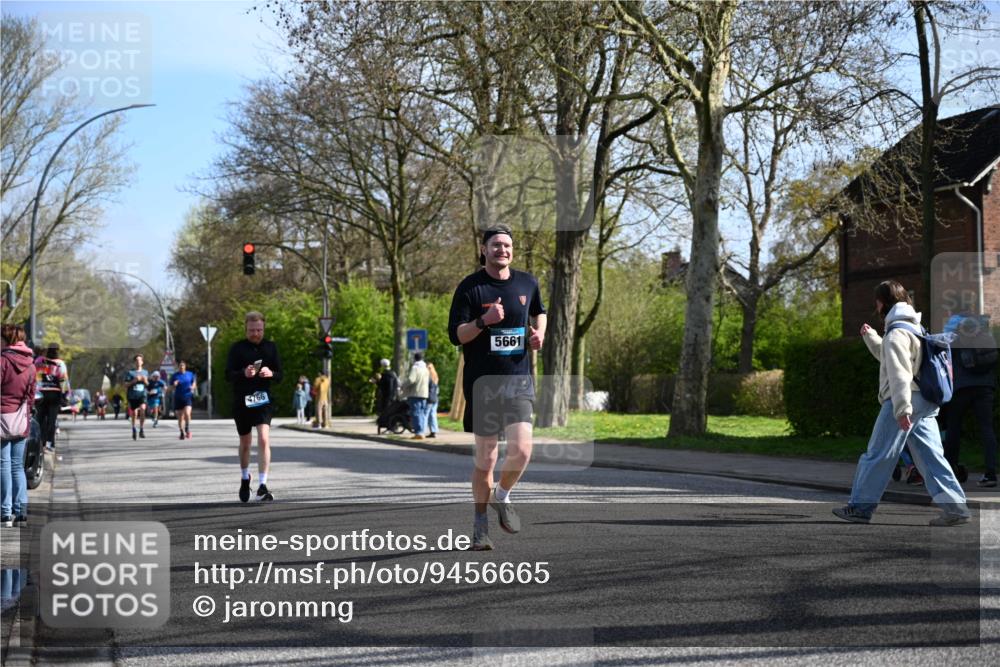 12.04.2026 - 45. Internationalen Wilhelmsburger Insellauf J. Mangold http://msf.ph/oto/9456665 12.04.2026 10:31:01 Ziel 3016, 2831, 5811, 2325, 5661, 4766, 4329, 4212, 5526, 2284, 3584, 3619, 3634, 2780, 5653, 3706 meine-sportfotos.de