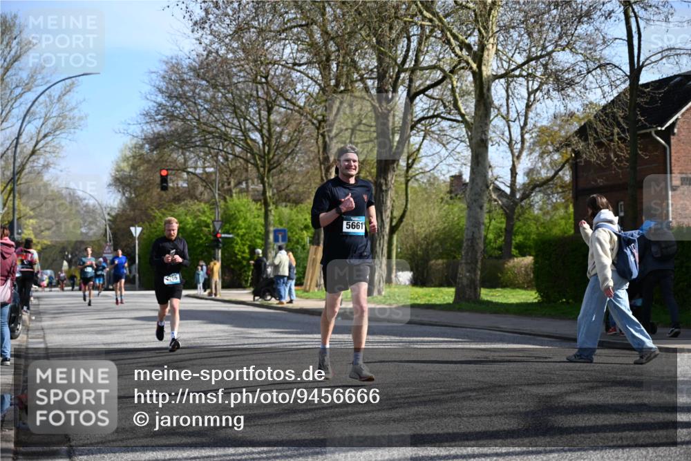 12.04.2026 - 45. Internationalen Wilhelmsburger Insellauf J. Mangold http://msf.ph/oto/9456666 12.04.2026 10:31:01 Ziel 3016, 2831, 5811, 2325, 5661, 4766, 4329, 4212, 5526, 2284, 3584, 3619, 3634, 2780, 5653, 3706 meine-sportfotos.de