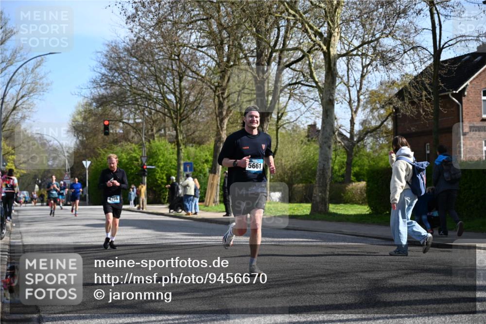 12.04.2026 - 45. Internationalen Wilhelmsburger Insellauf J. Mangold http://msf.ph/oto/9456670 12.04.2026 10:31:01 Ziel 3016, 2831, 5811, 2325, 5661, 4766, 4329, 4212, 5526, 2284, 3584, 3619, 3634, 2780, 5653, 3706 meine-sportfotos.de