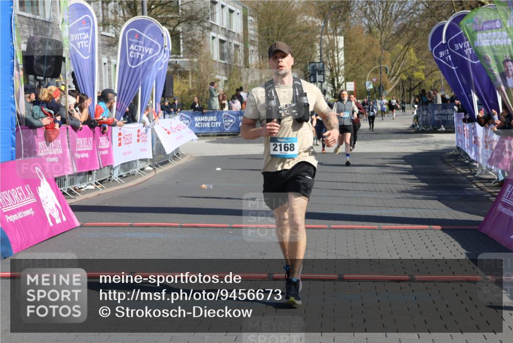 12.04.2026 - 45. Internationalen Wilhelmsburger Insellauf Strokosch-Dieckow http://msf.ph/oto/9456673 12.04.2026 11:03:20 Ziel 4513, 2168, 3910 meine-sportfotos.de