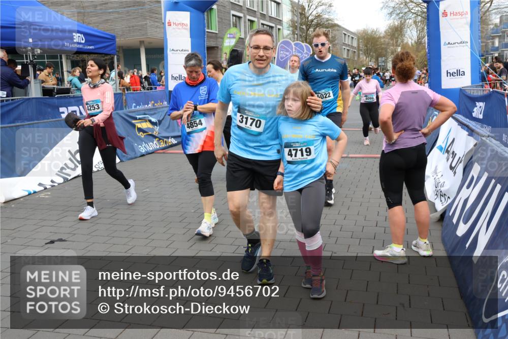 12.04.2026 - 45. Internationalen Wilhelmsburger Insellauf Strokosch-Dieckow http://msf.ph/oto/9456702 12.04.2026 13:03:11 Ziel 3170, 4719 meine-sportfotos.de