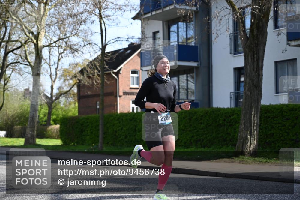 12.04.2026 - 45. Internationalen Wilhelmsburger Insellauf J. Mangold http://msf.ph/oto/9456738 12.04.2026 10:31:17 Ziel 4766, 4329, 4212, 5526, 2284, 3584, 3619, 3634, 2780, 5653, 3706, 2377, 4791 meine-sportfotos.de