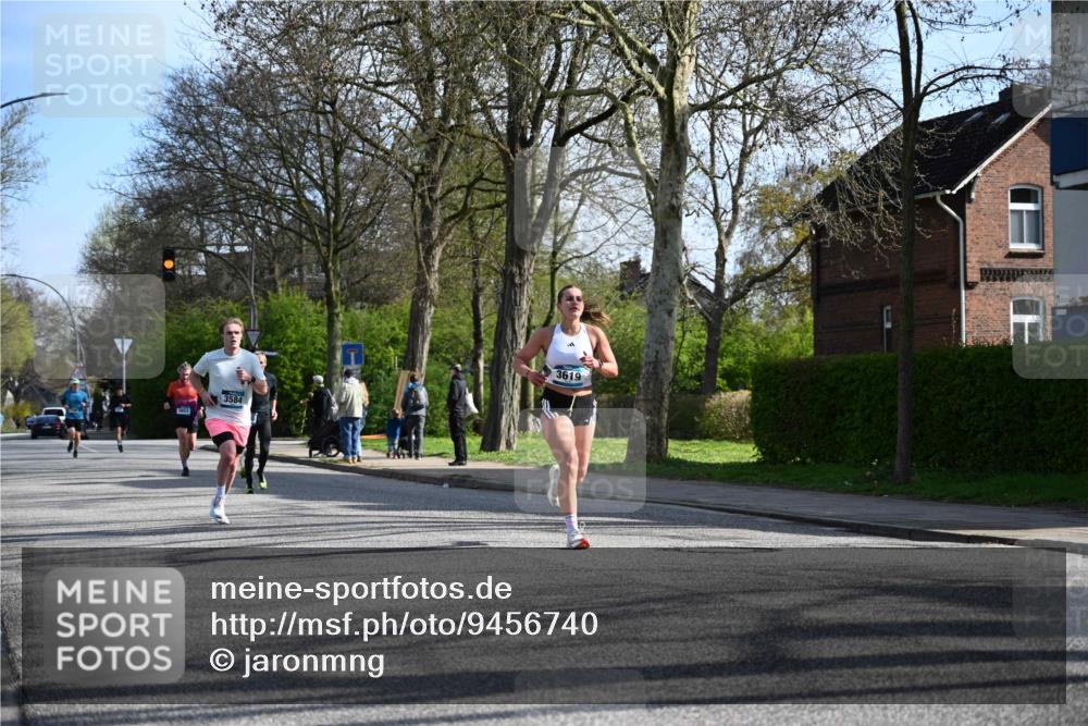 12.04.2026 - 45. Internationalen Wilhelmsburger Insellauf J. Mangold http://msf.ph/oto/9456740 12.04.2026 10:31:25 Ziel 2284, 3584, 3619, 3634, 2780, 5653, 3706, 2377, 4791, 4791, 5522, 4844 meine-sportfotos.de