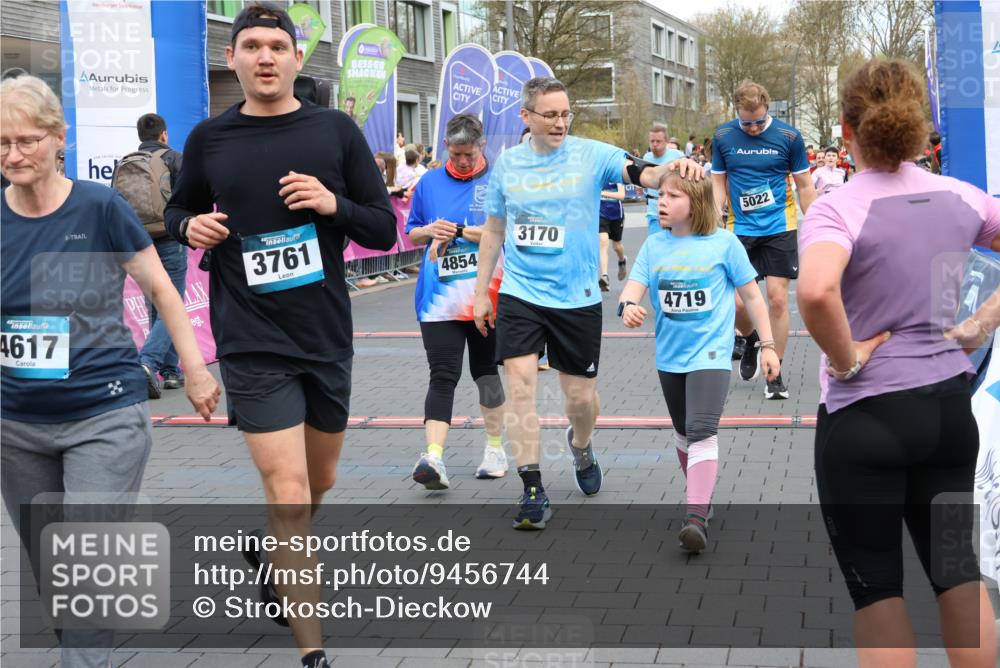 12.04.2026 - 45. Internationalen Wilhelmsburger Insellauf Strokosch-Dieckow http://msf.ph/oto/9456744 12.04.2026 13:03:08 Ziel 3170, 4719 meine-sportfotos.de