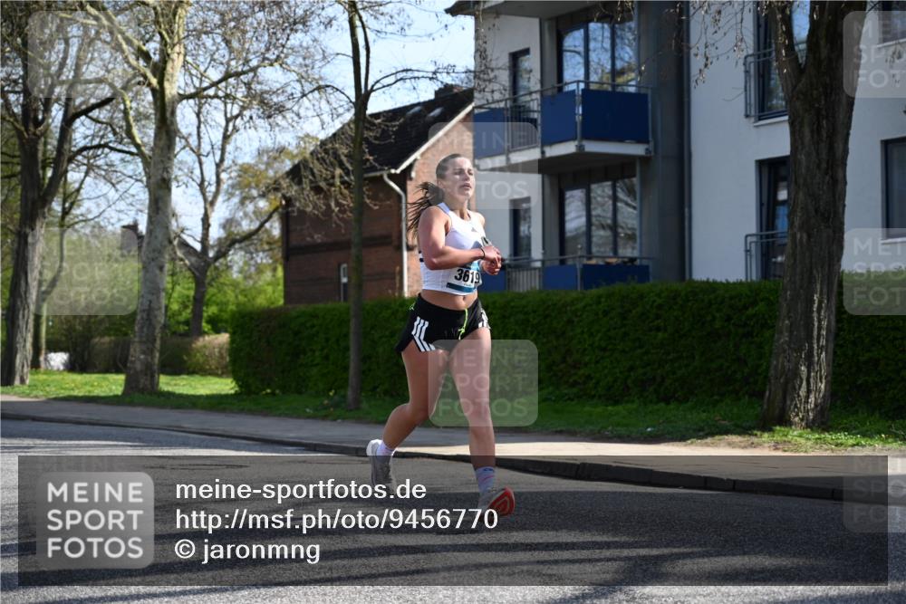 12.04.2026 - 45. Internationalen Wilhelmsburger Insellauf J. Mangold http://msf.ph/oto/9456770 12.04.2026 10:31:27 Ziel 2284, 3584, 3619, 3634, 2780, 5653, 3706, 2377, 4791, 5522, 4844, 3666 meine-sportfotos.de